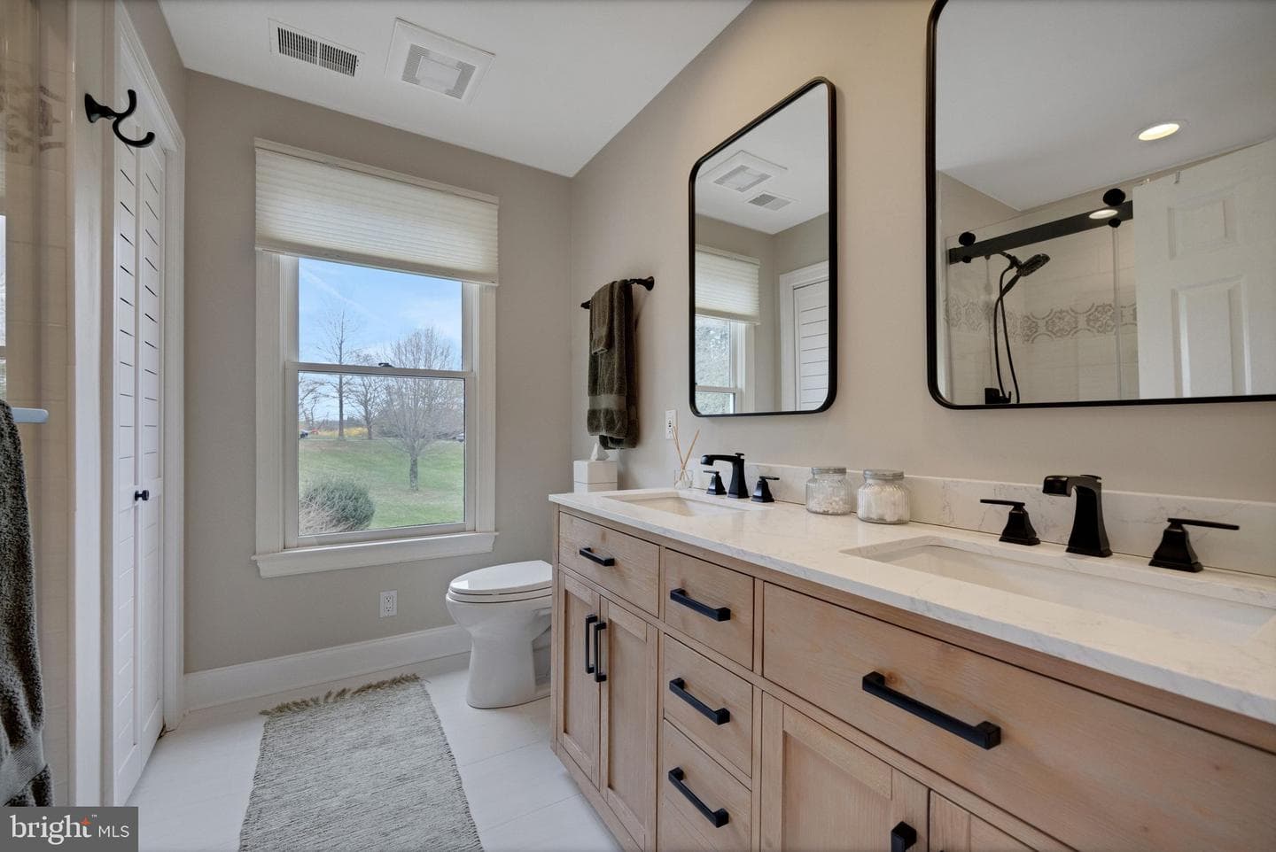 1681 Hunters Circle photo 31