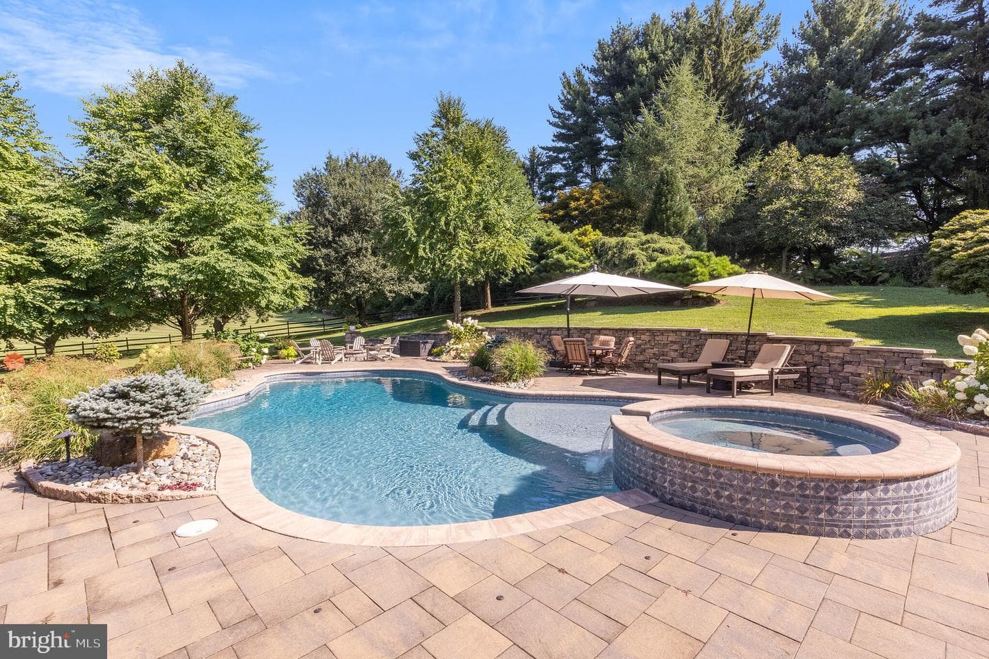 1681 Hunters Circle photo 37