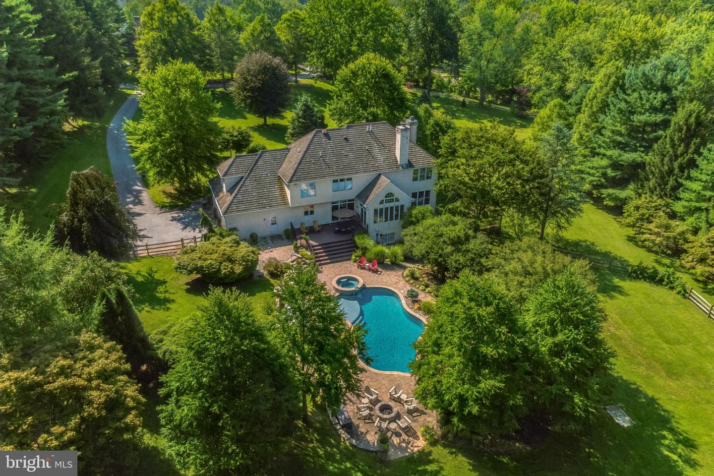1681 Hunters Circle photo 41