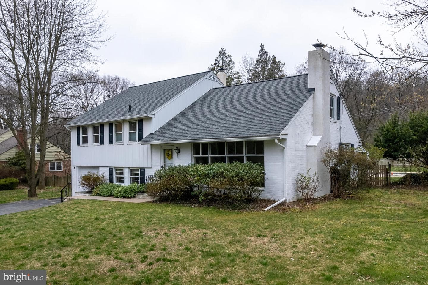 632 Wallace Drive photo 2