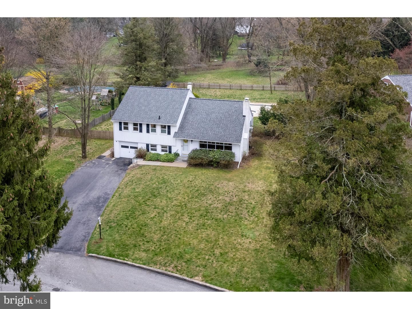 632 Wallace Drive photo 4