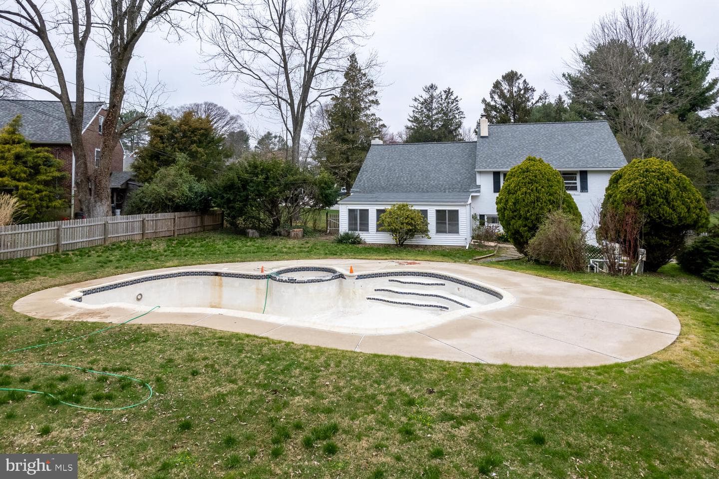 632 Wallace Drive photo 6