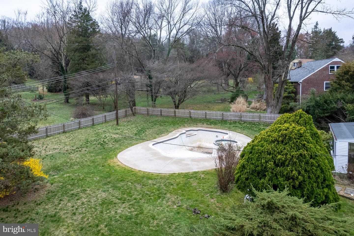 632 Wallace Drive photo 8