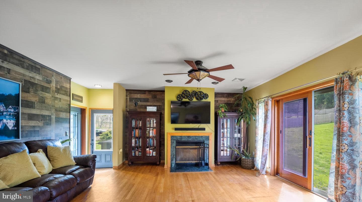 871 Frank Road photo 13