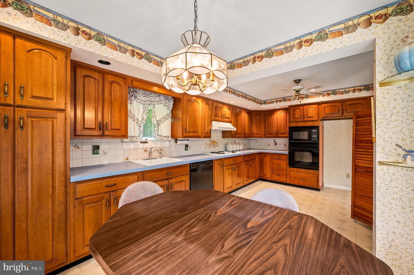 308 W Ashbridge Street photo 10