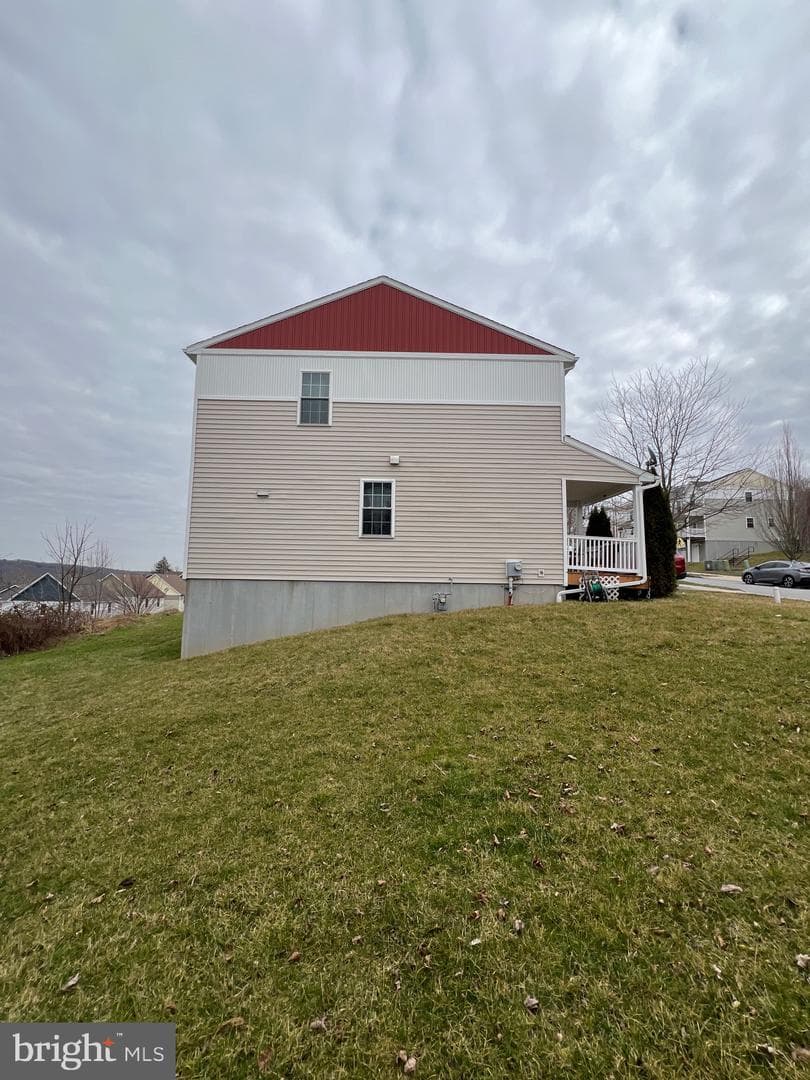 325 Community Lane photo 4