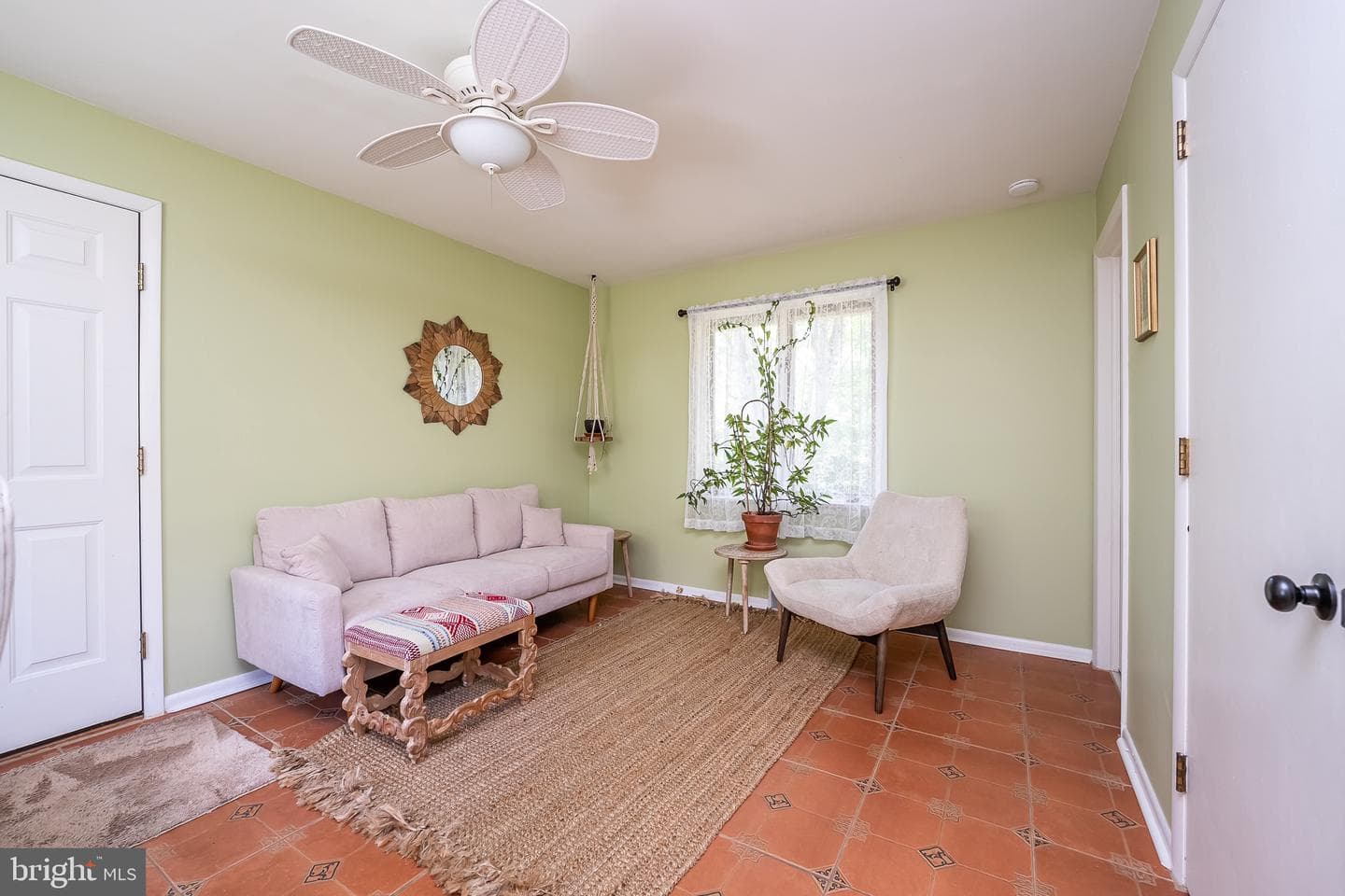 698 Spruce Drive photo 10