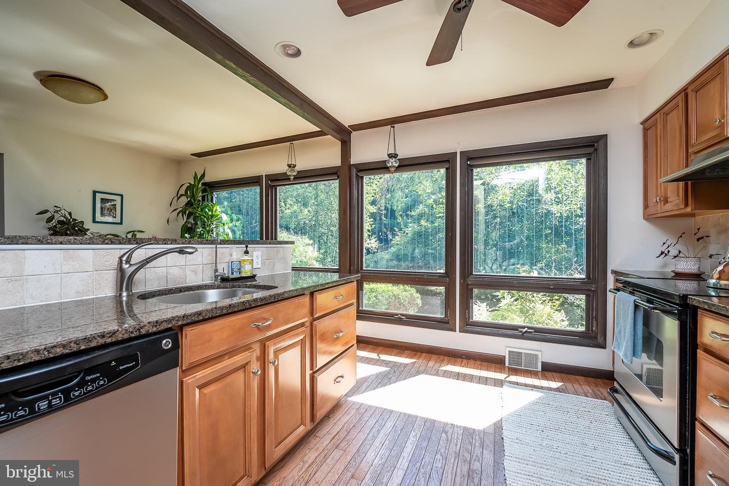 698 Spruce Drive photo 9