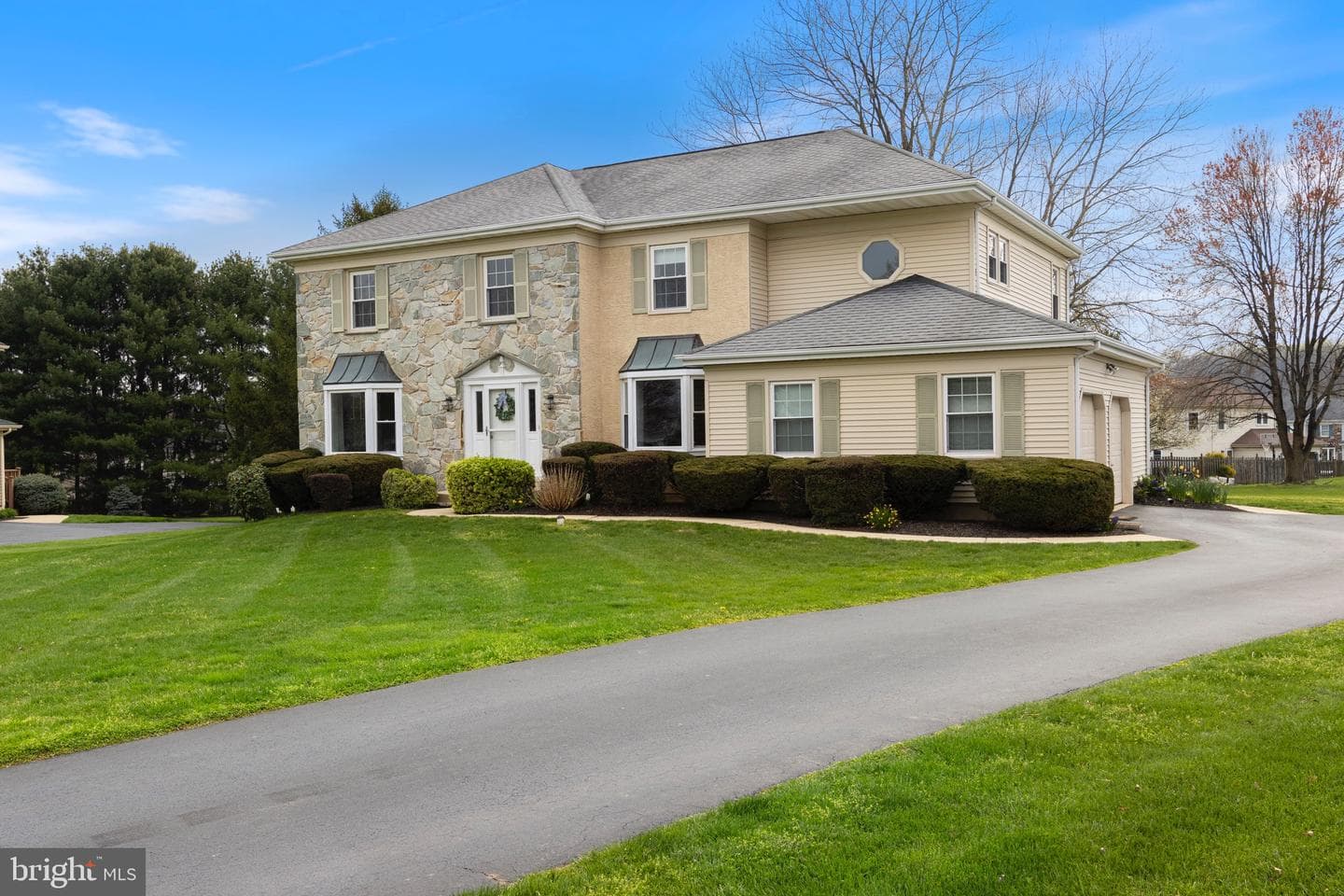 917 River View Circle photo 3