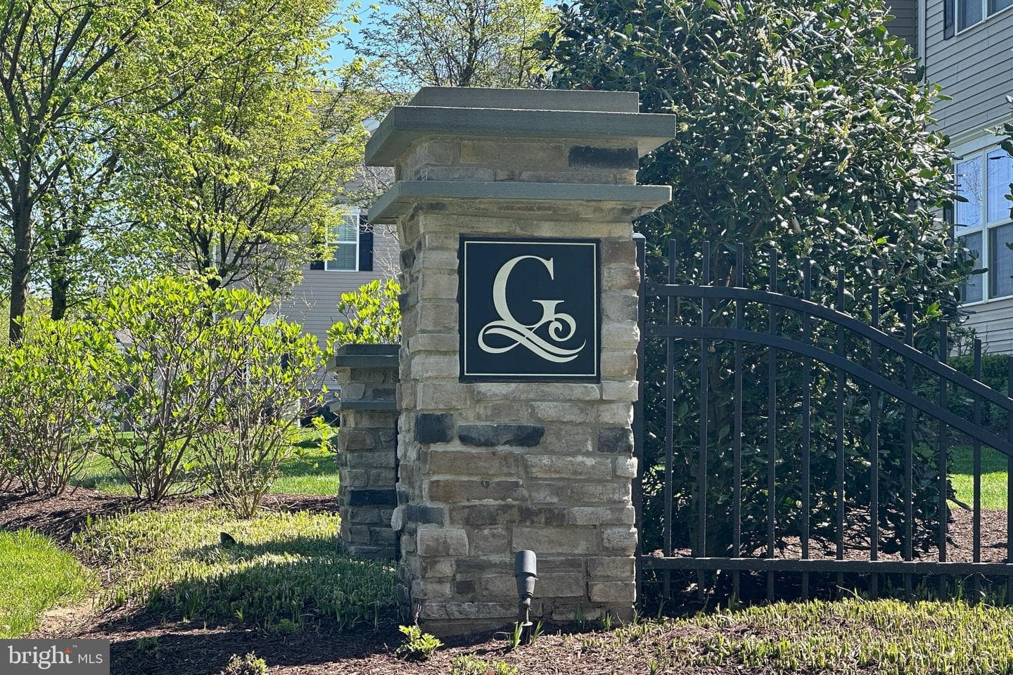 1104 Vernon Way photo 3