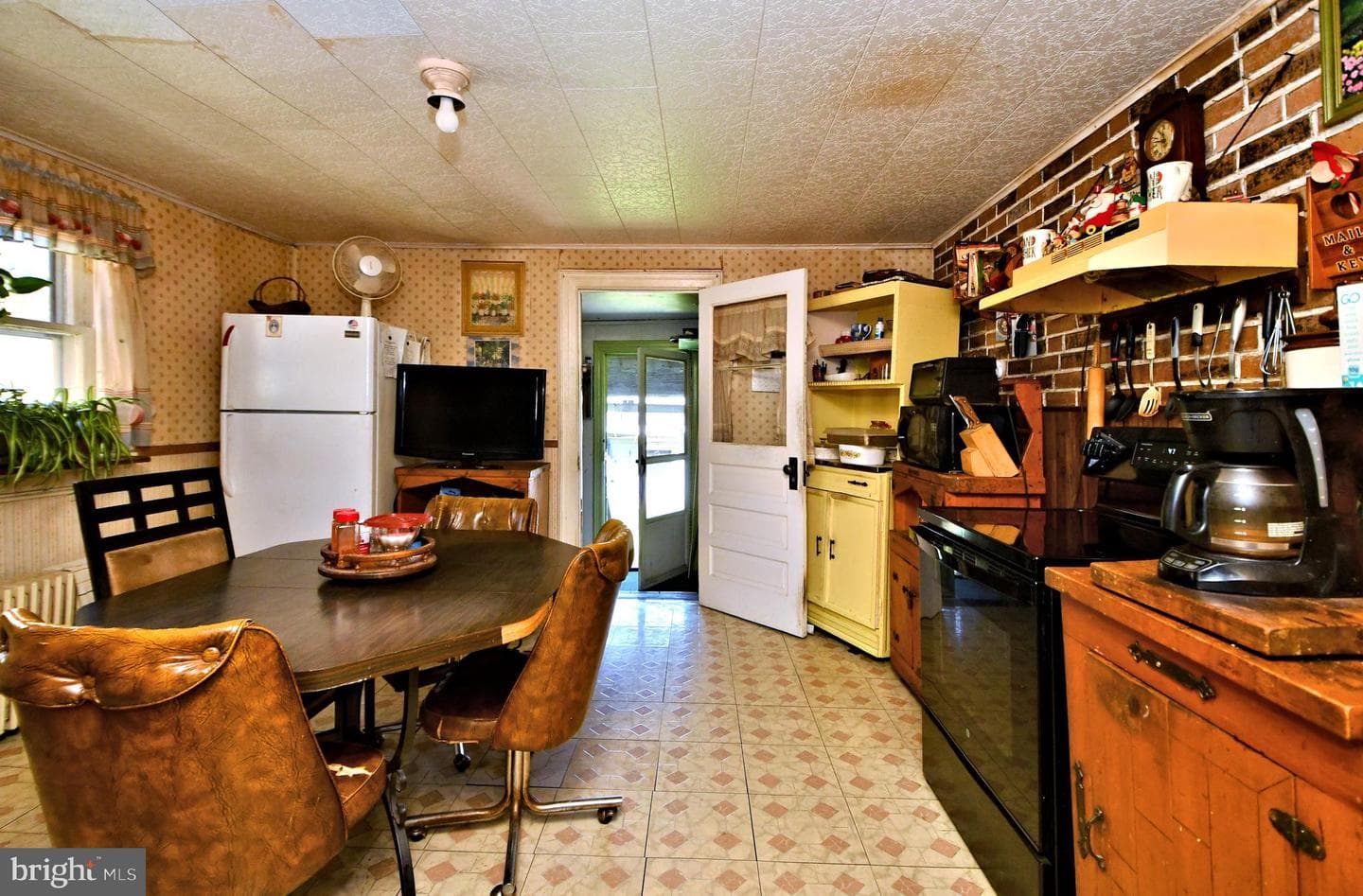 46 Walnut Street photo 12