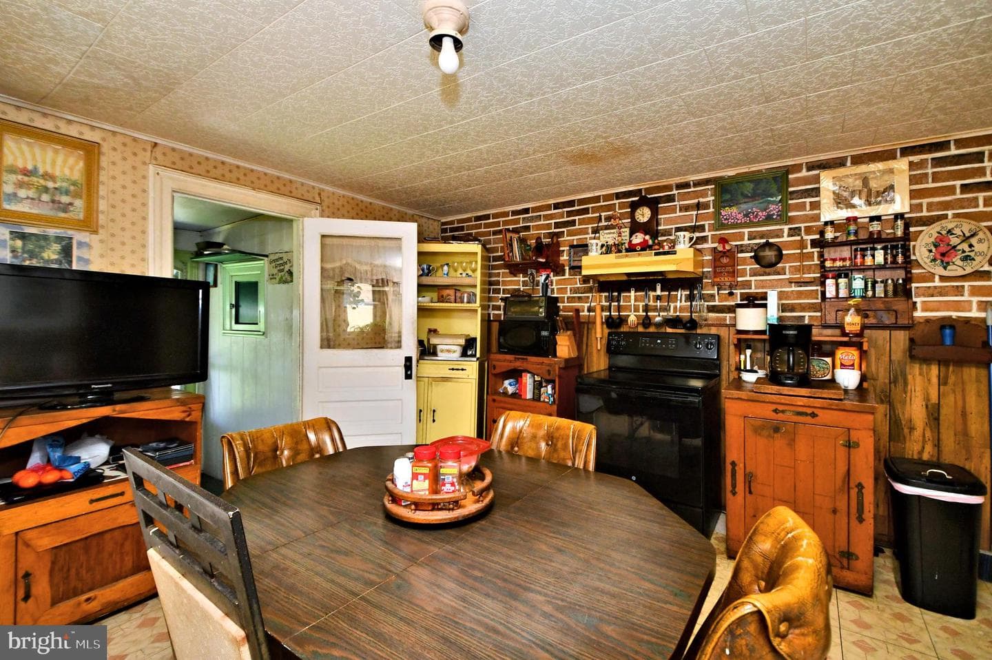46 Walnut Street photo 16
