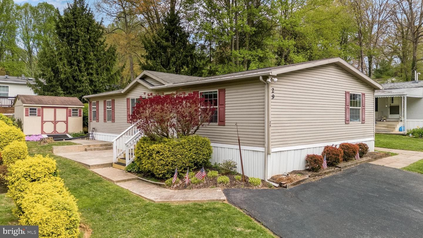 29 Reid Drive photo 1