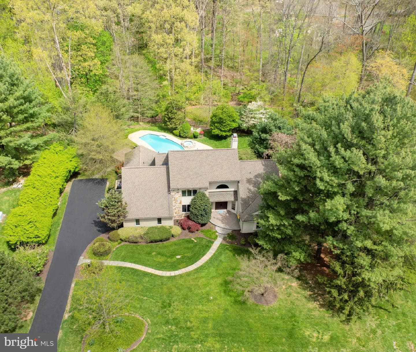 1685 Waterglen Drive photo 4