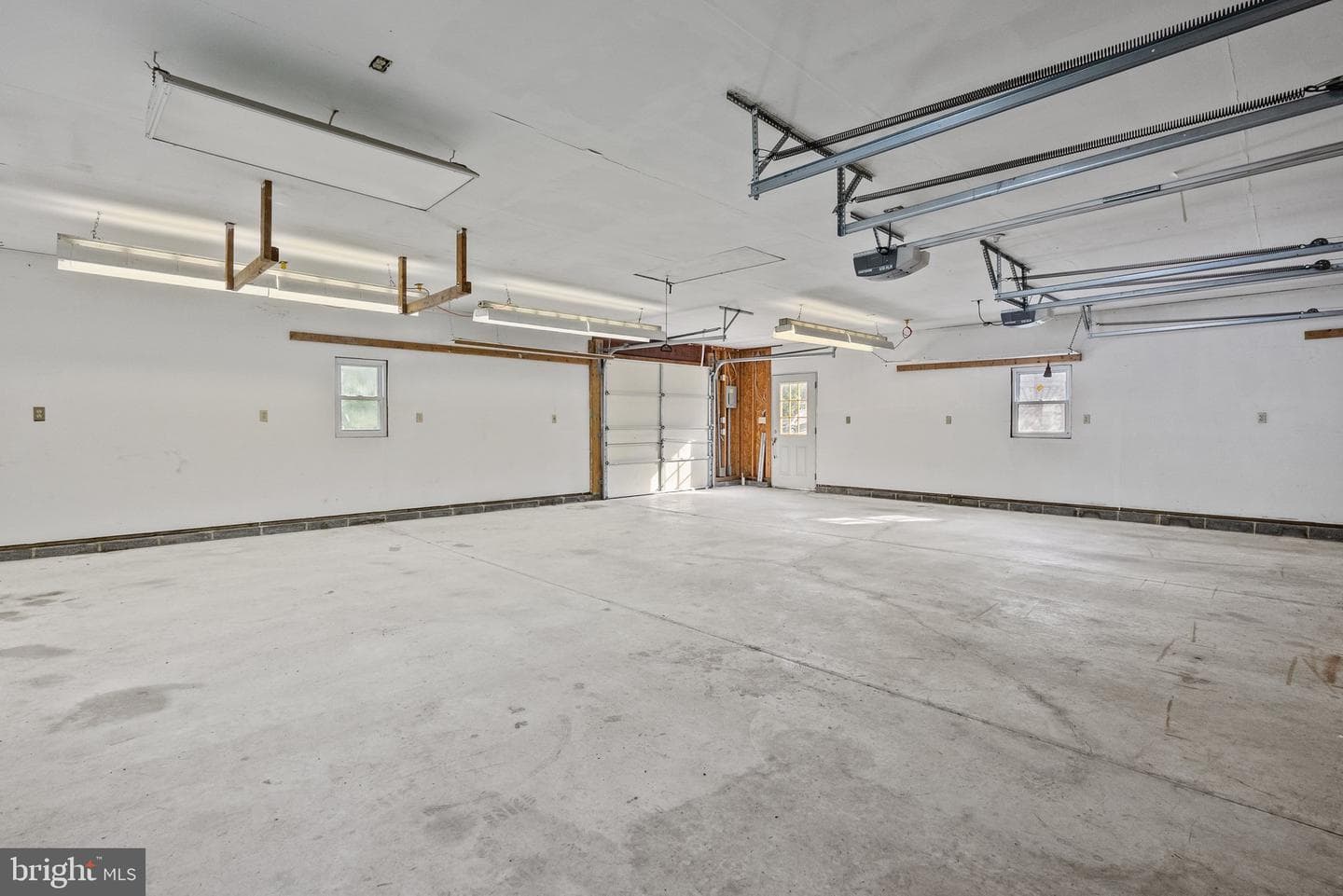 609 Green Avenue photo 35