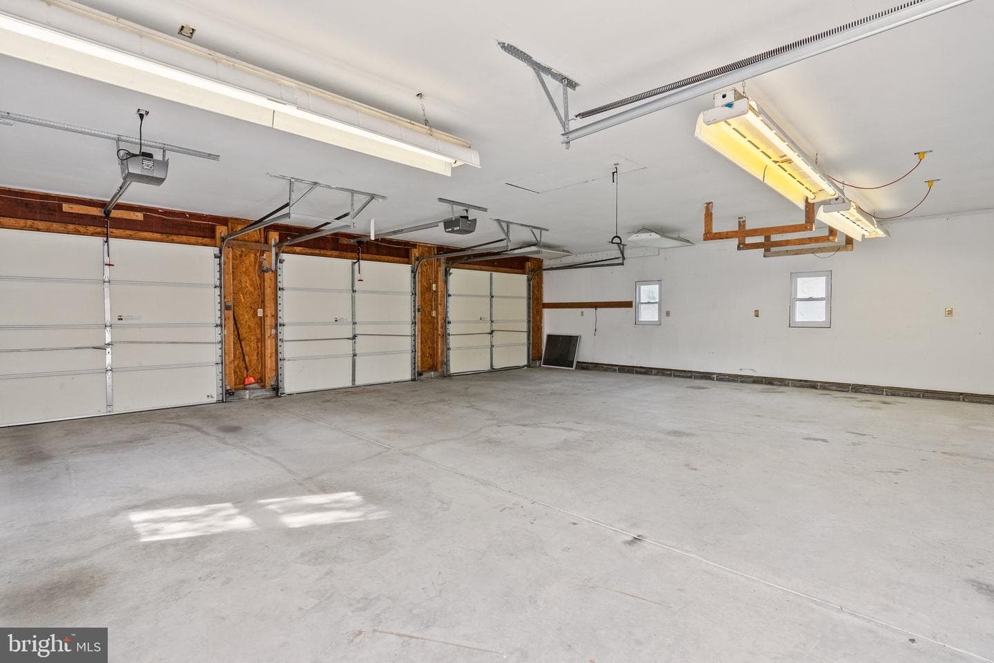 609 Green Avenue photo 36