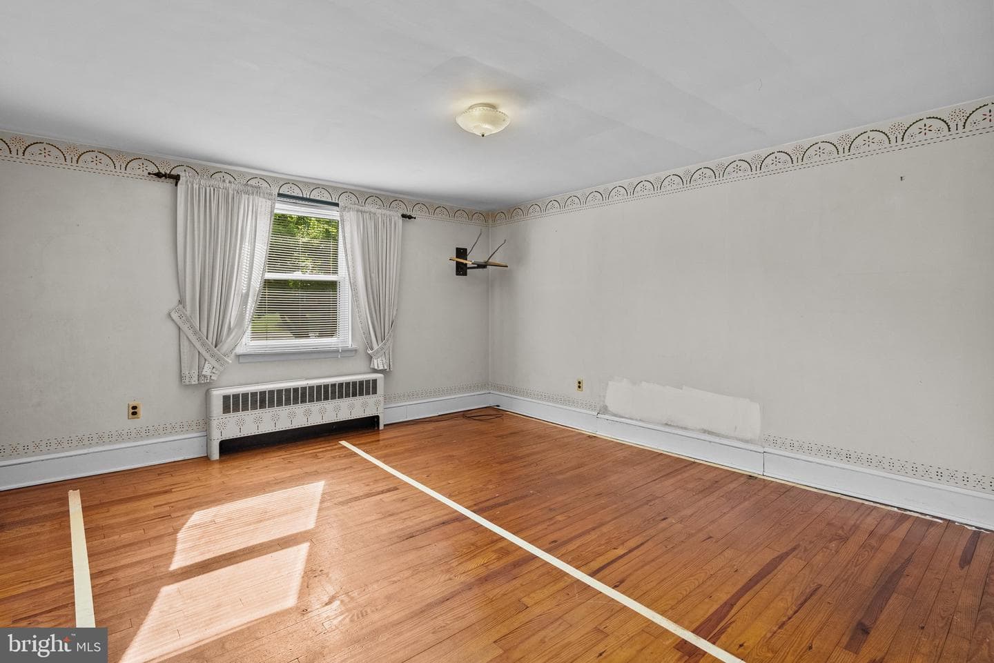 609 Green Avenue photo 8
