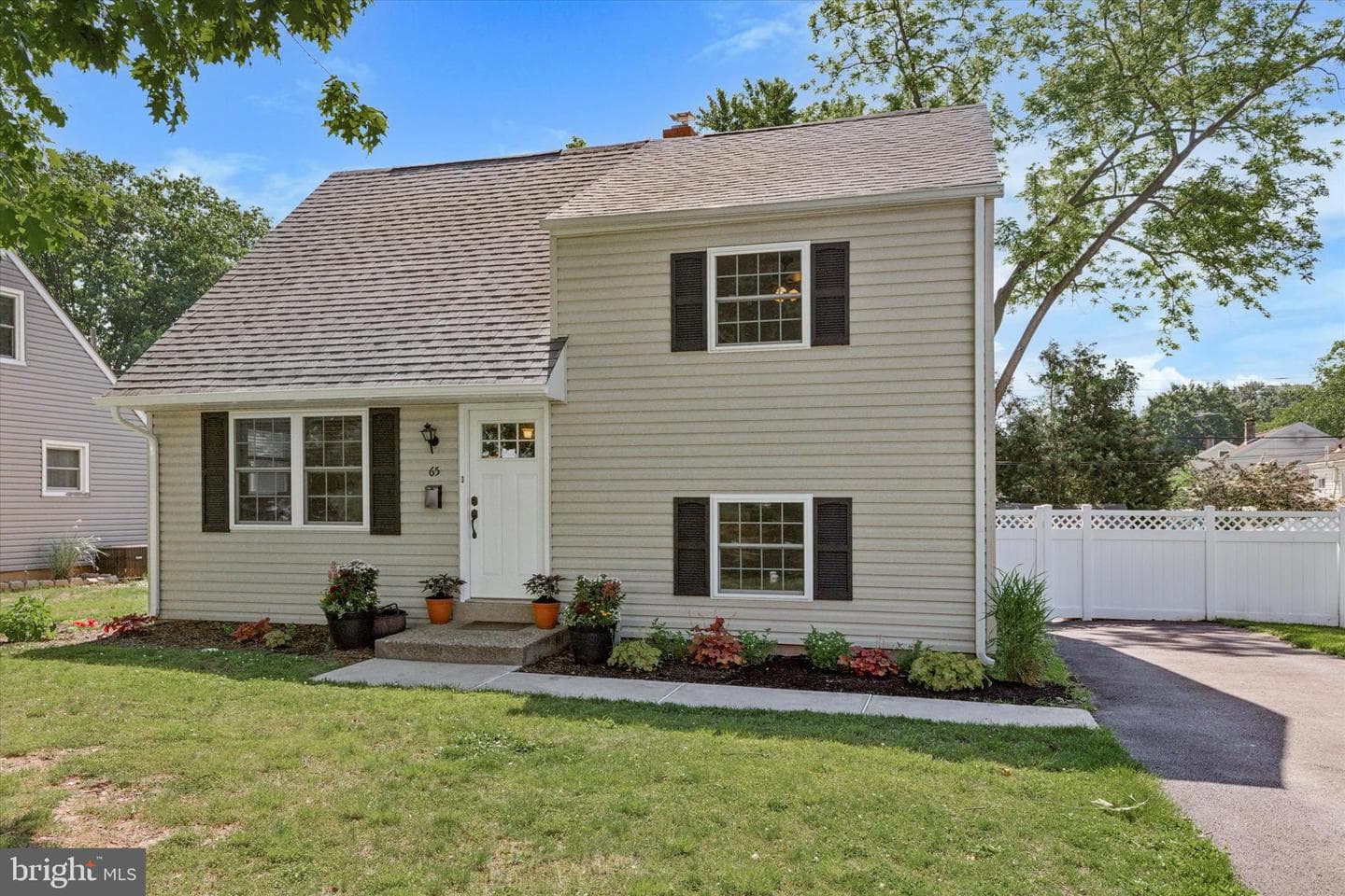 65 Robarts Drive photo 2