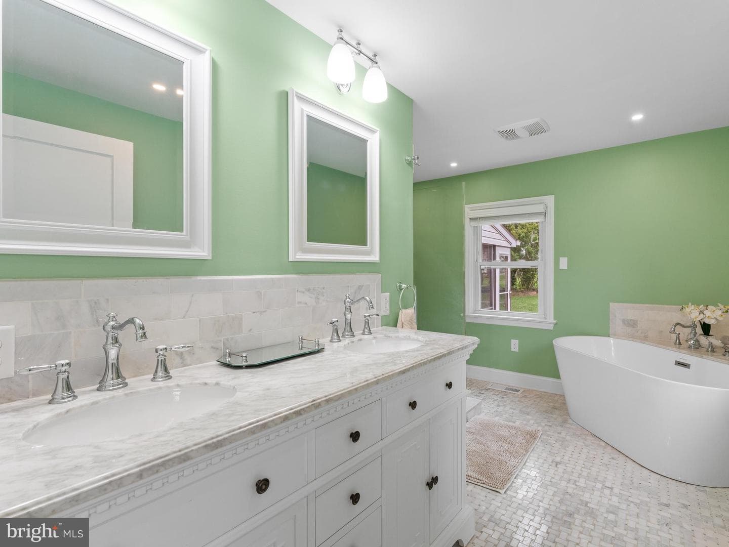 1016 Faustina Drive photo 14