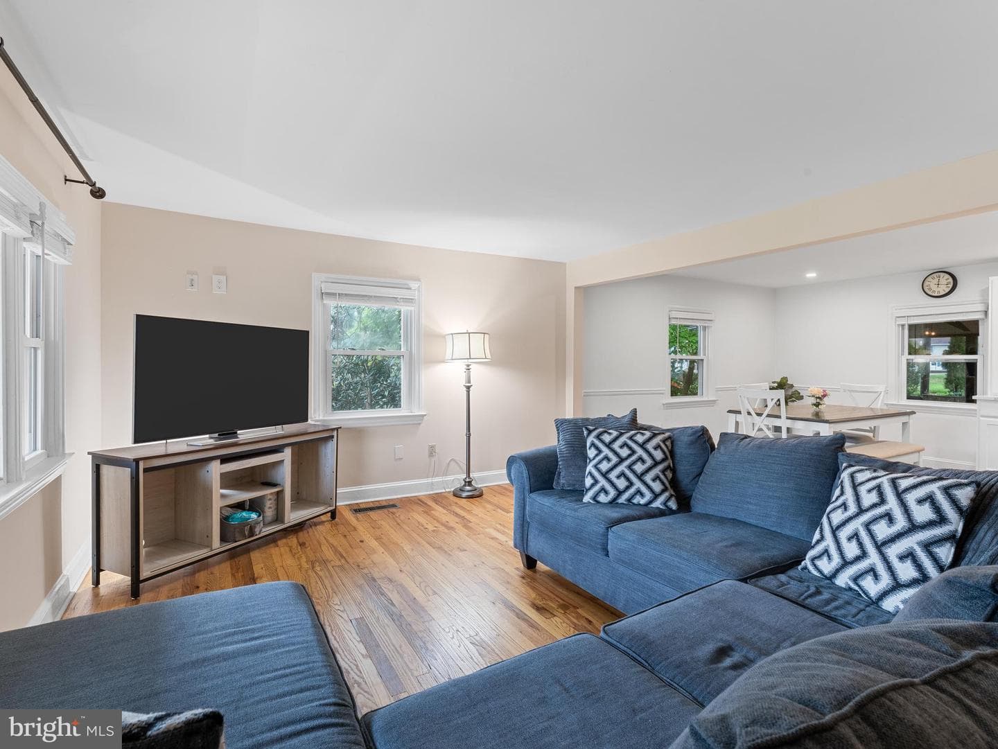 1016 Faustina Drive photo 4