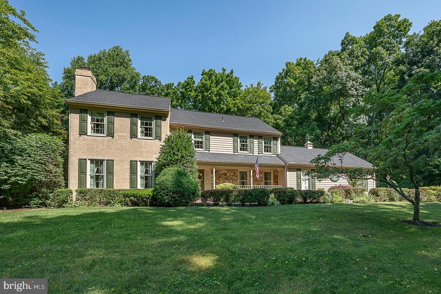 881 Fairview Road photo 1