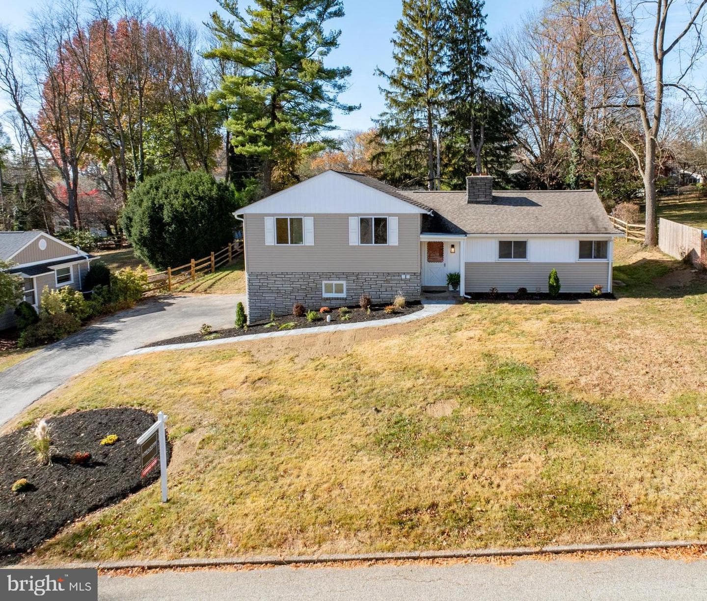 14 Cobblestone Drive photo 2