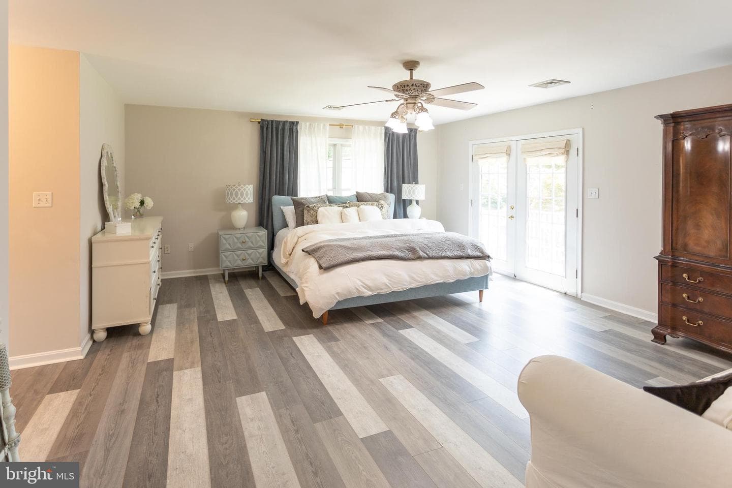 28 Robins Lane photo 56