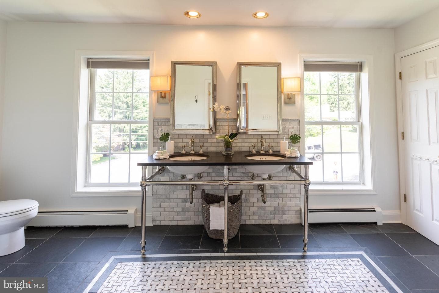 28 Robins Lane photo 57