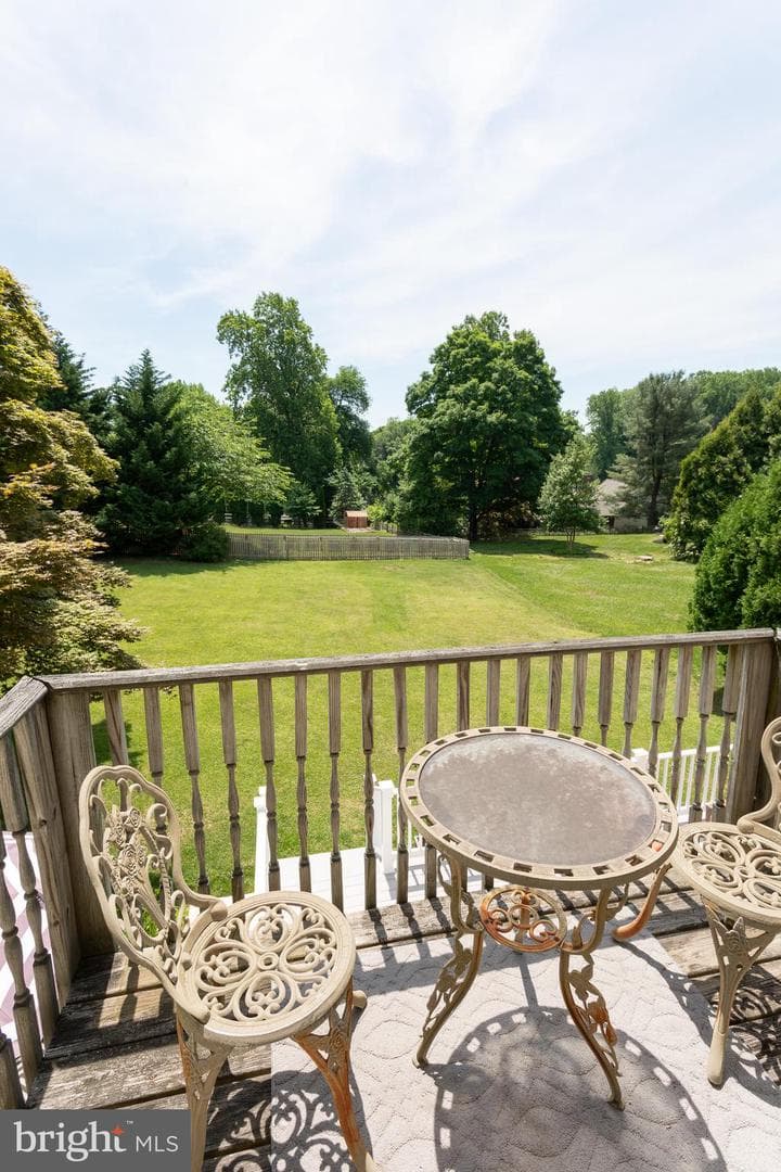 28 Robins Lane photo 60