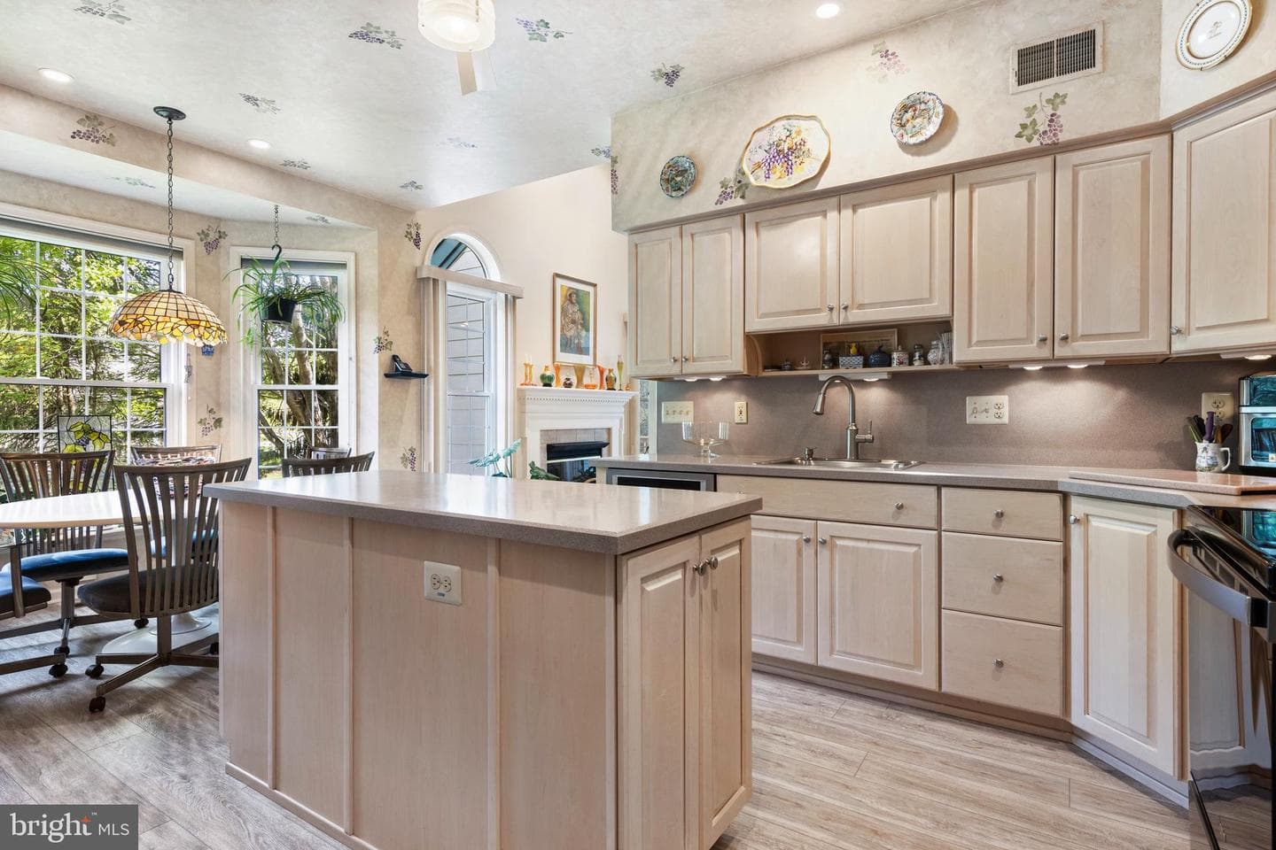 1323 Robynwood Lane photo 10