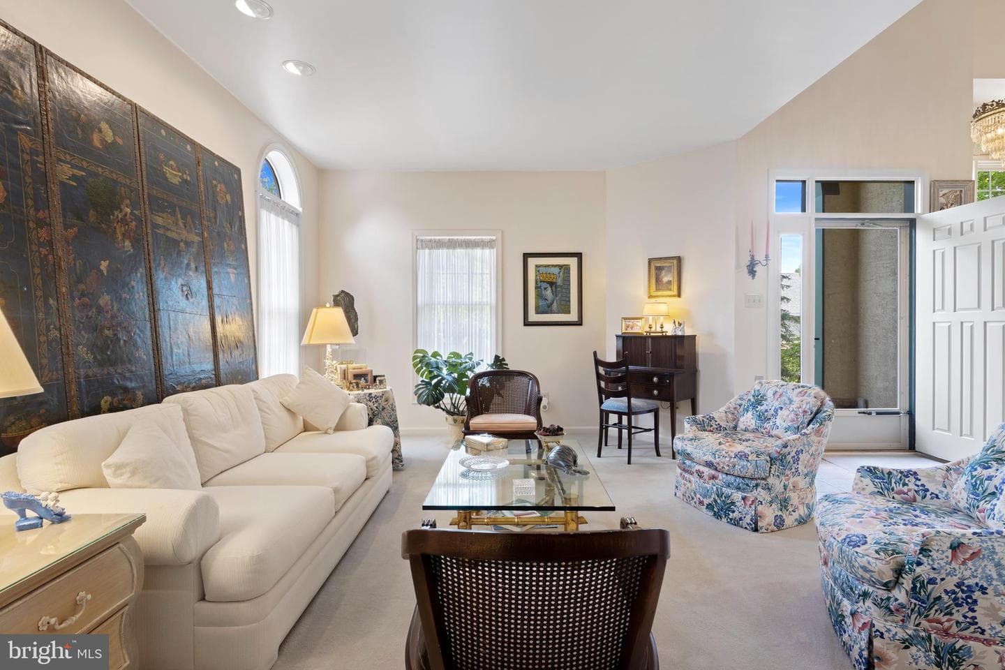 1323 Robynwood Lane photo 4