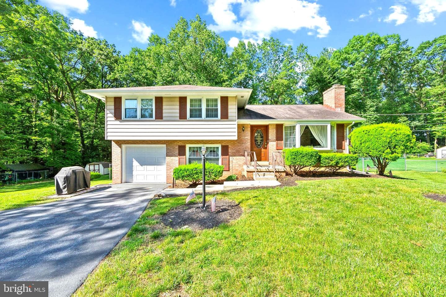 1038 W Kings Highway