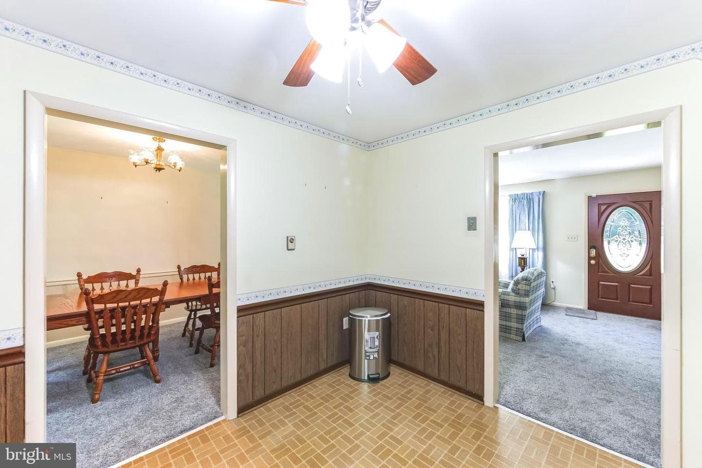 1038 W Kings Highway photo 13