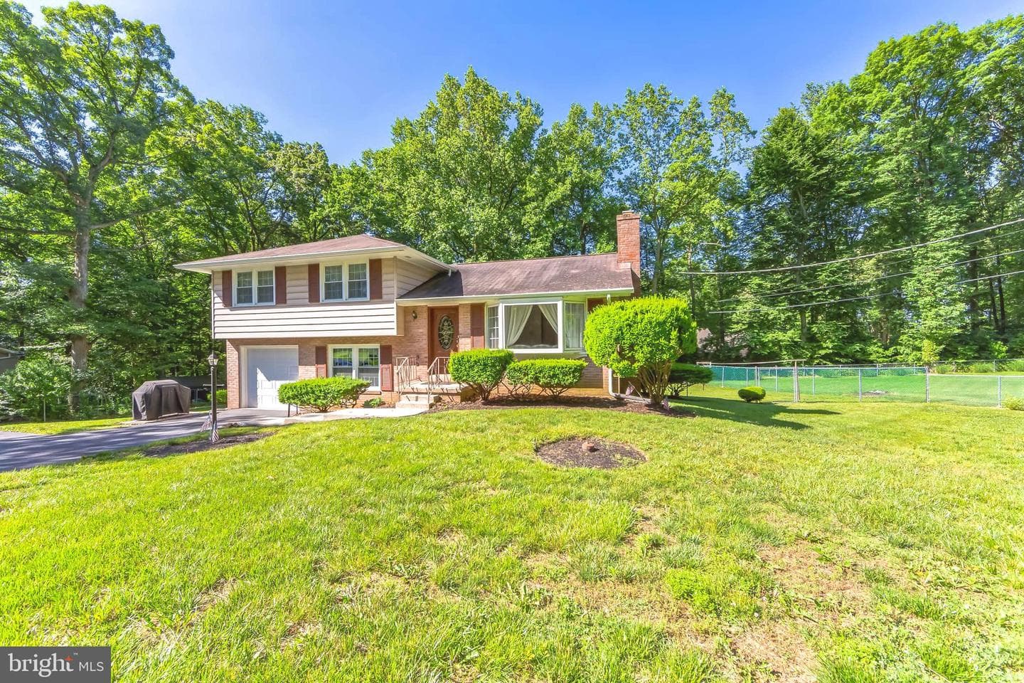 1038 W Kings Highway photo 2