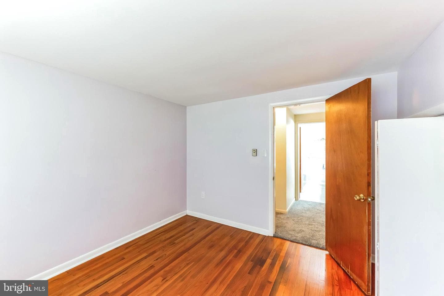 1038 W Kings Highway photo 27