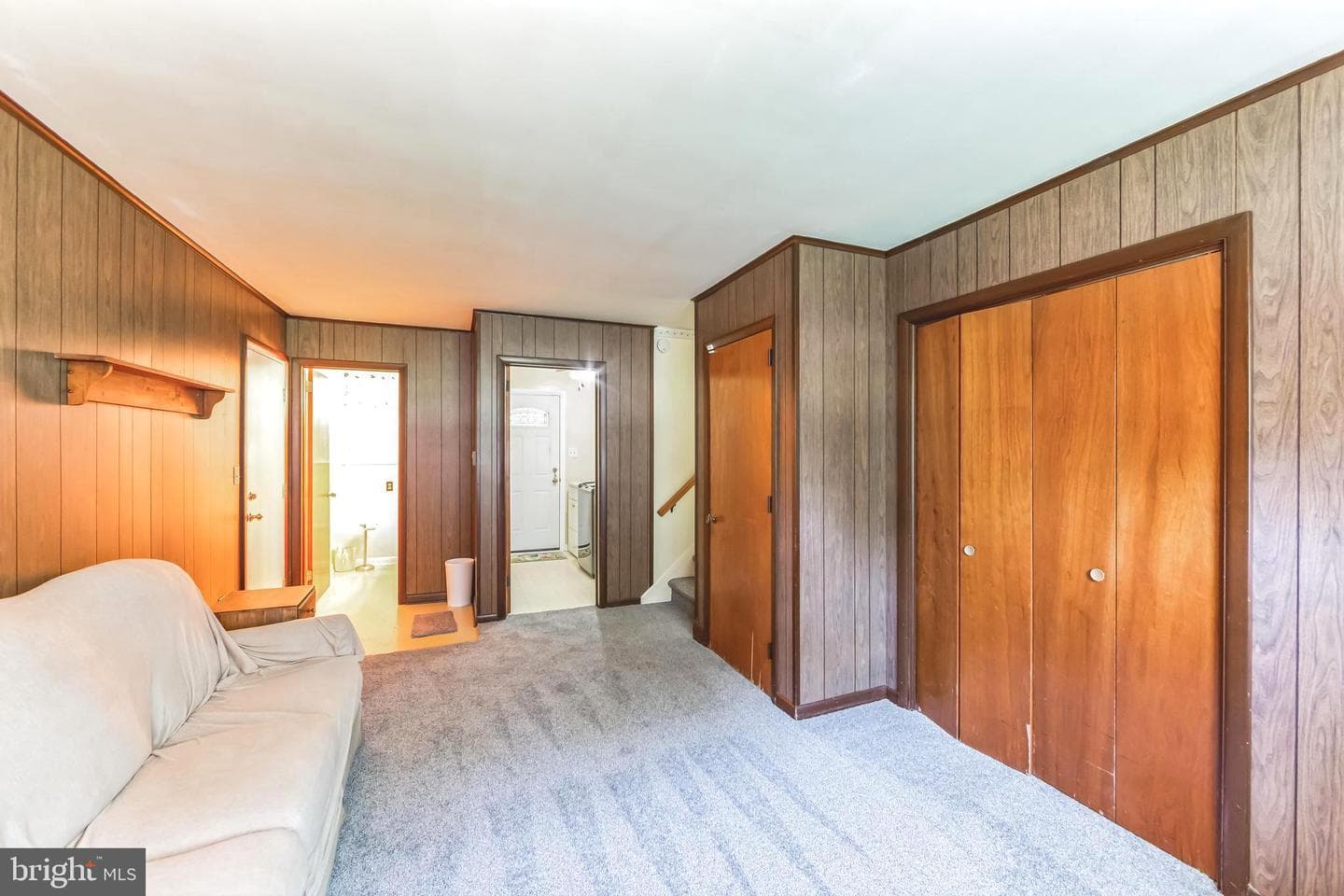 1038 W Kings Highway photo 29