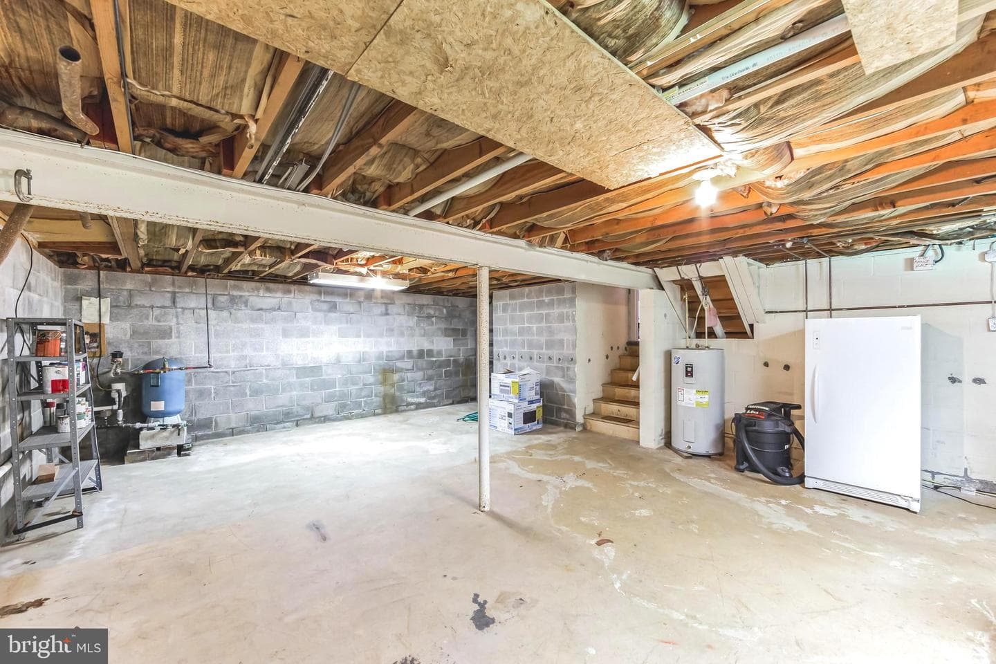 1038 W Kings Highway photo 35