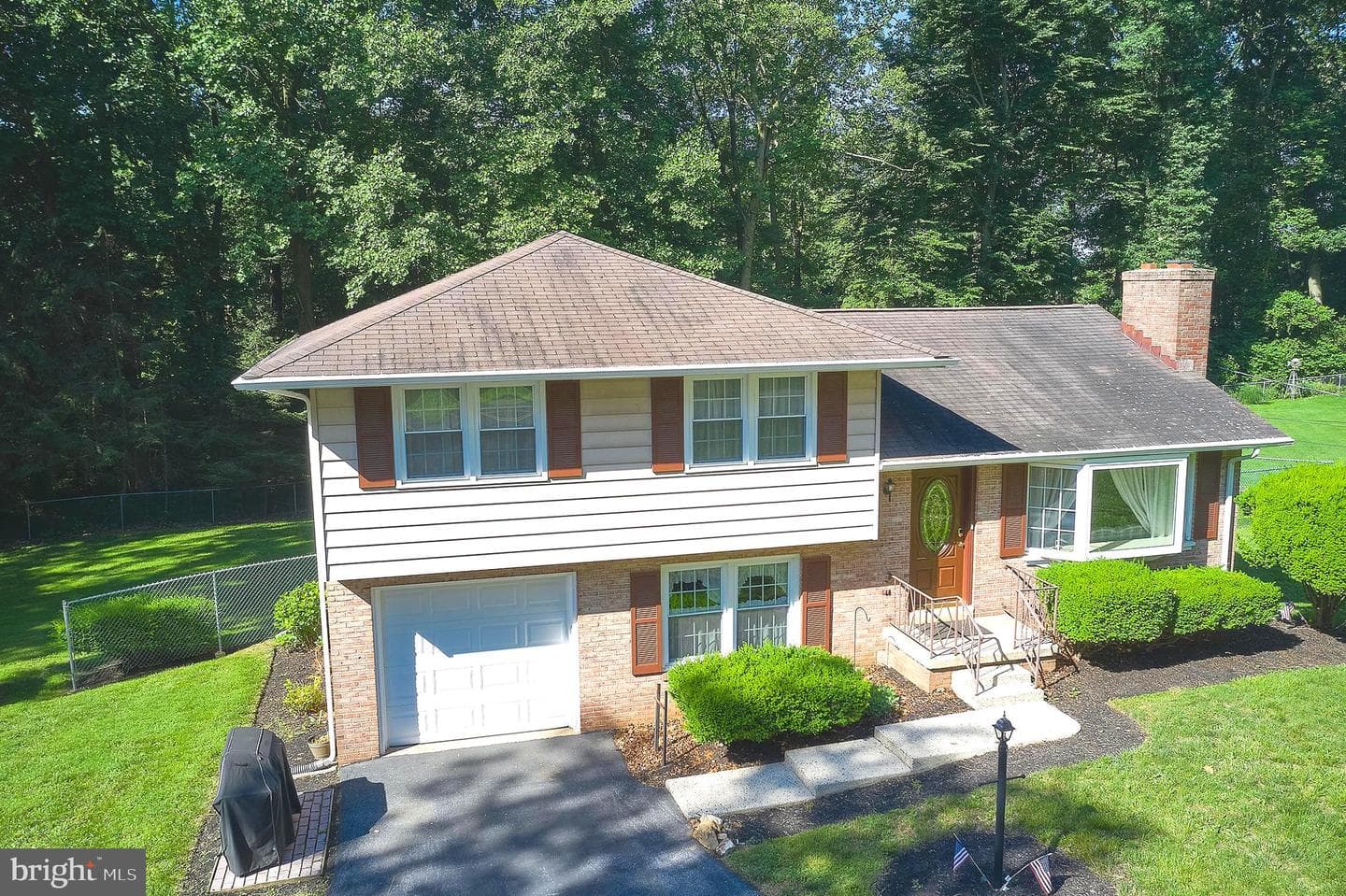 1038 W Kings Highway photo 37