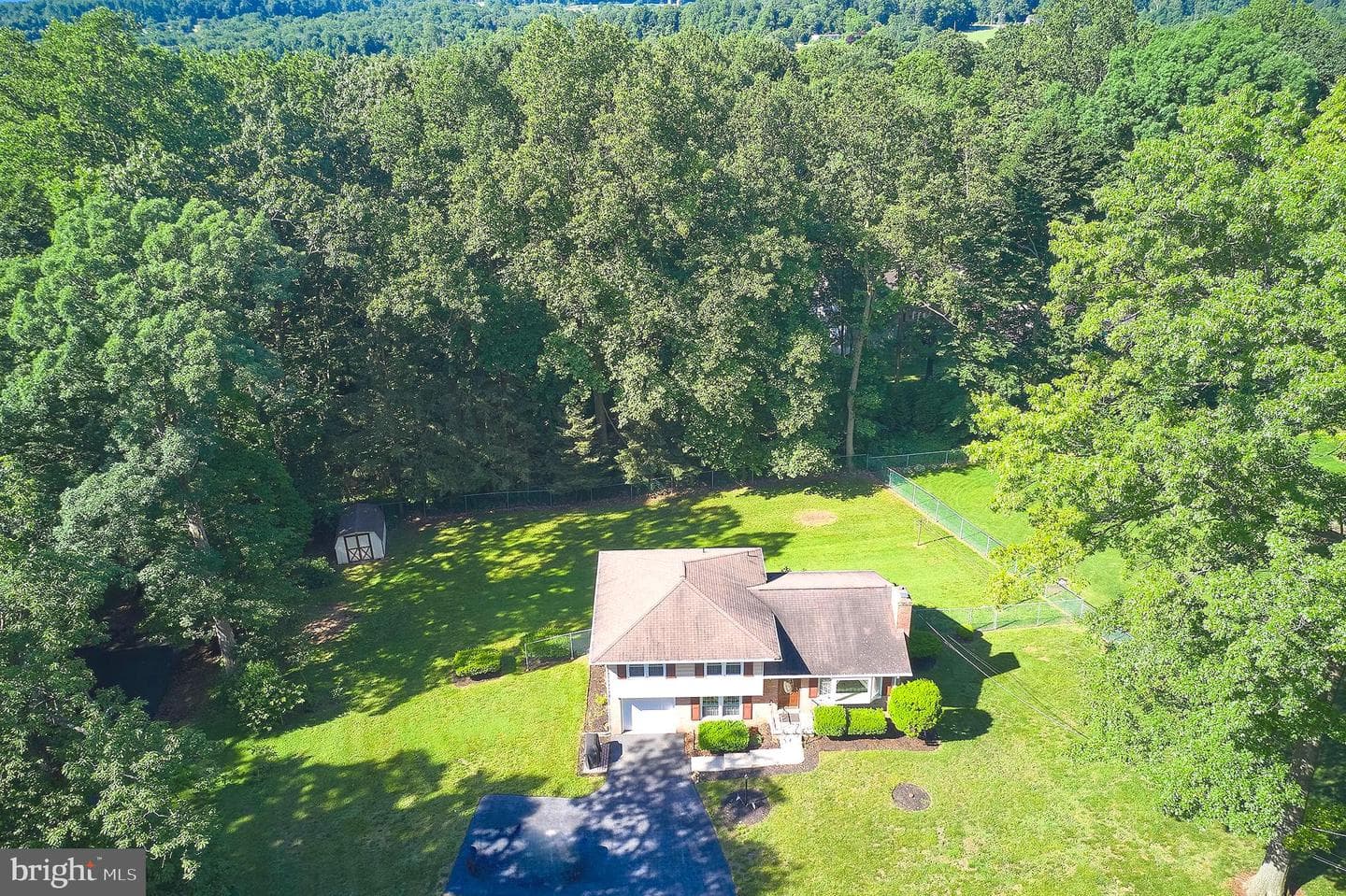 1038 W Kings Highway photo 38