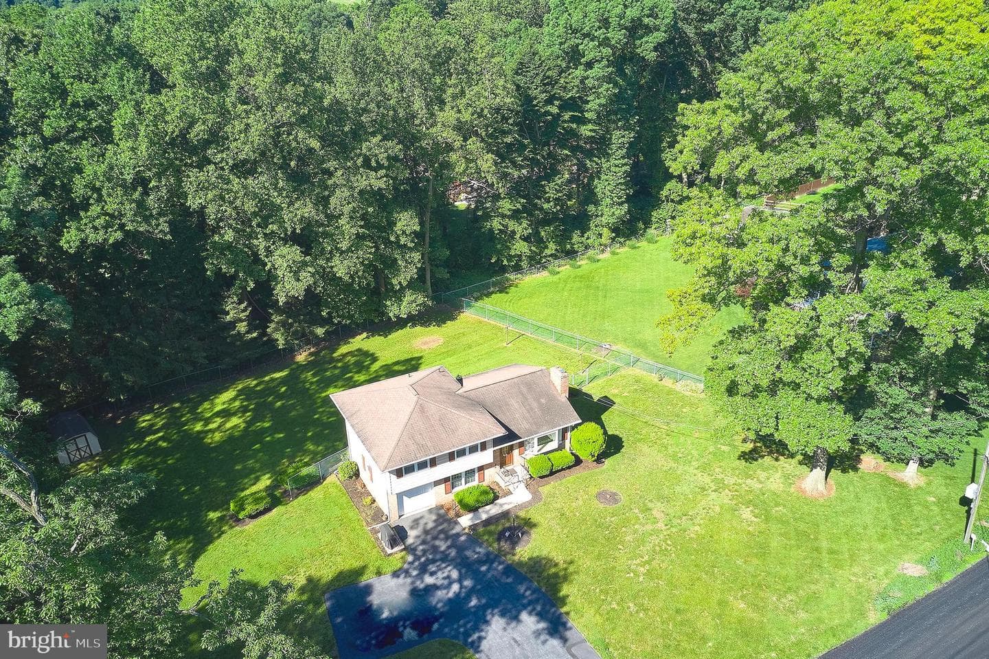 1038 W Kings Highway photo 40