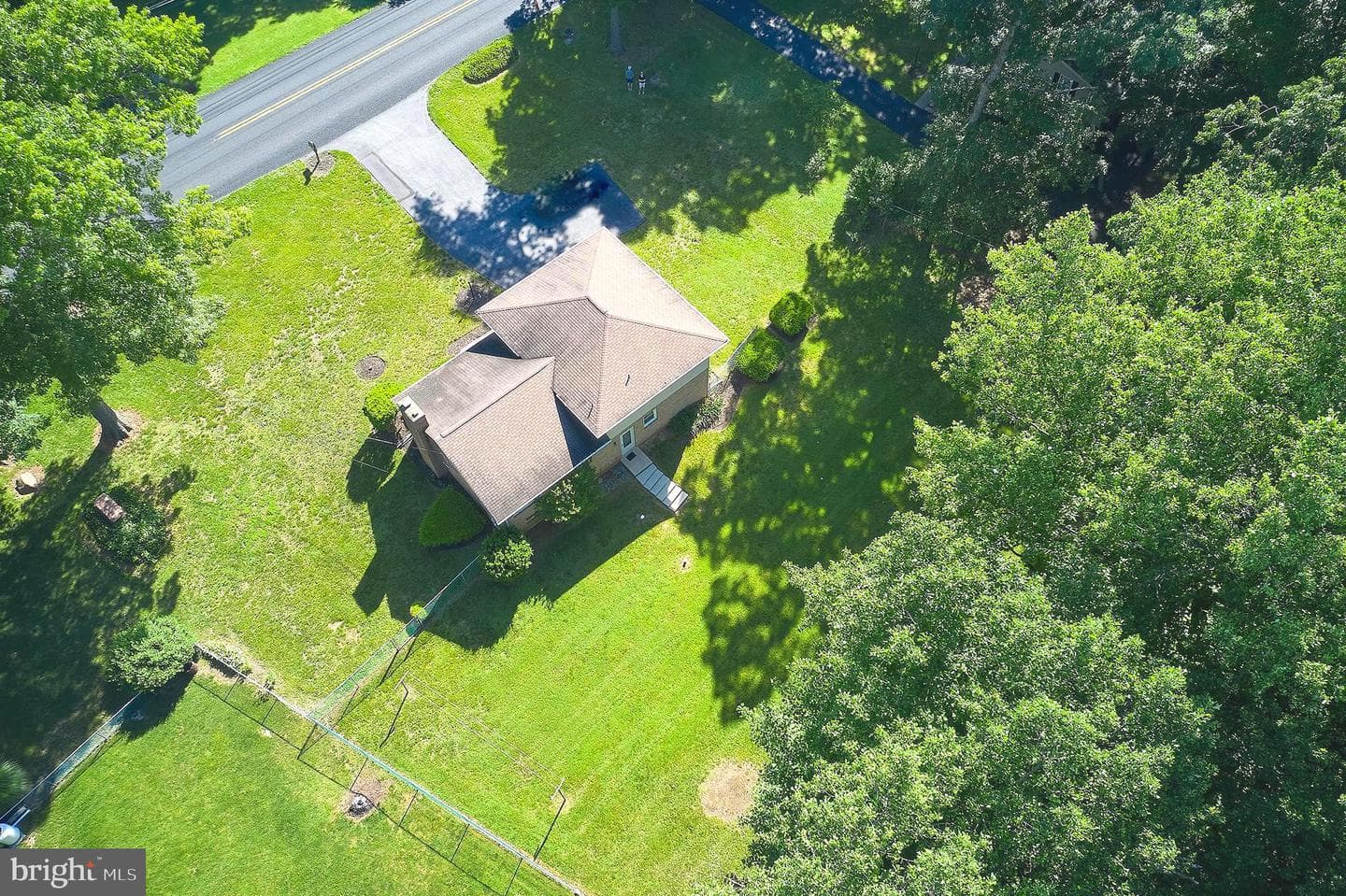 1038 W Kings Highway photo 41
