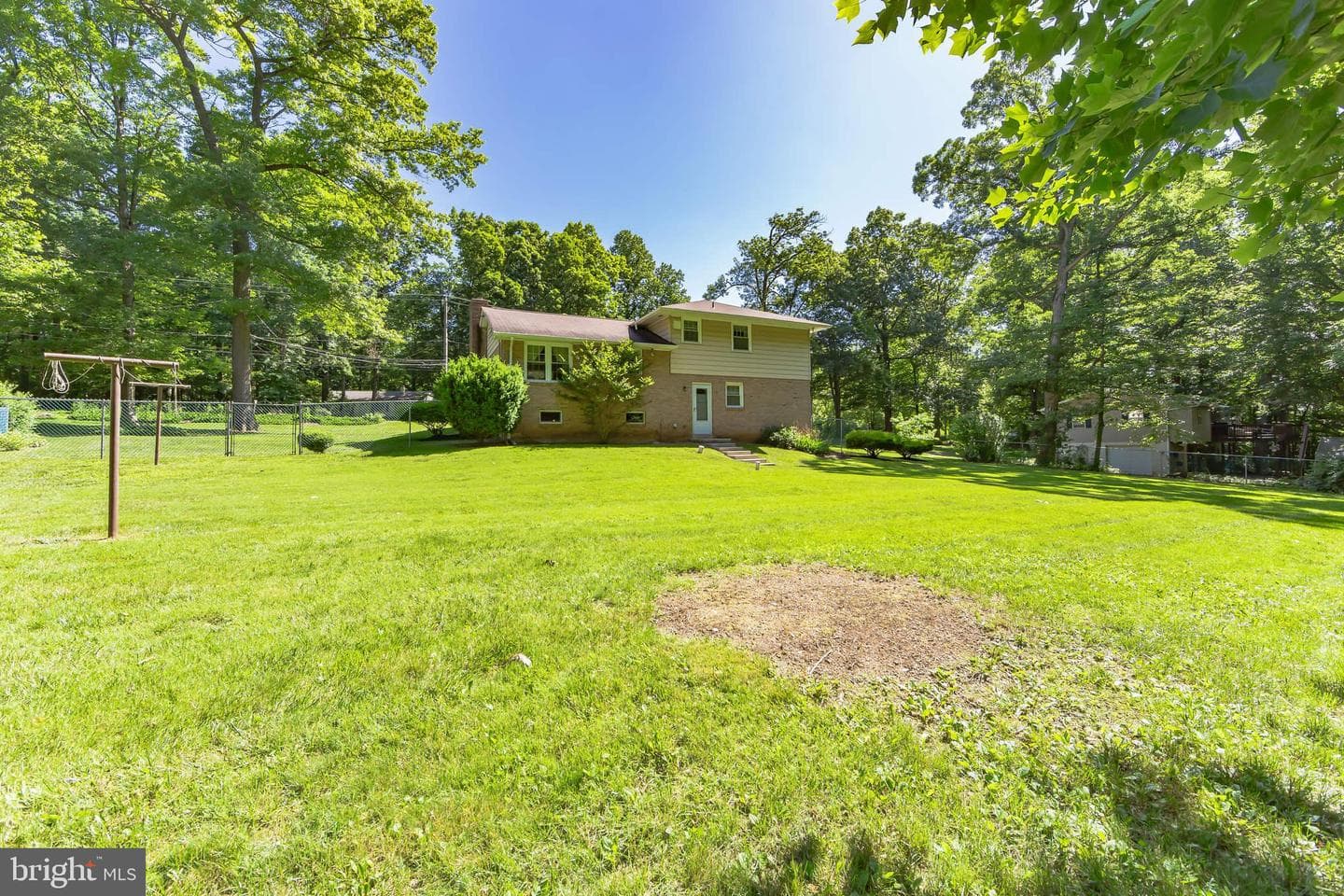1038 W Kings Highway photo 5