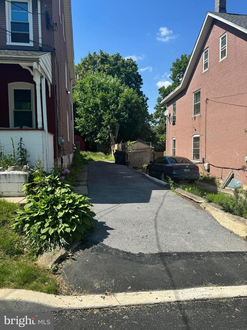 6 Woodland Avenue photo 3