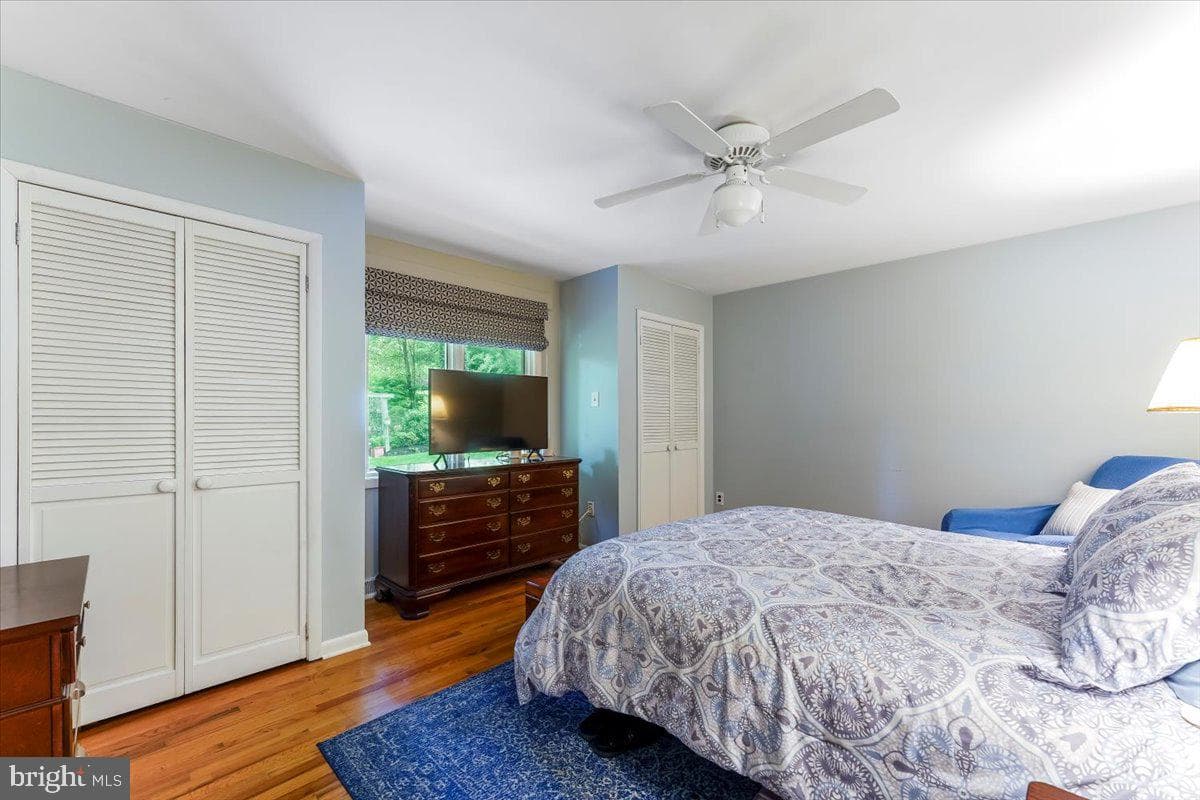 942 Cossart Road photo 16