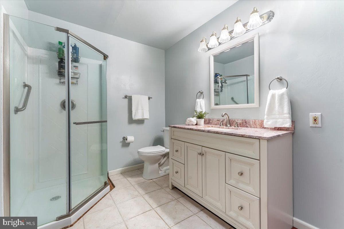 942 Cossart Road photo 17