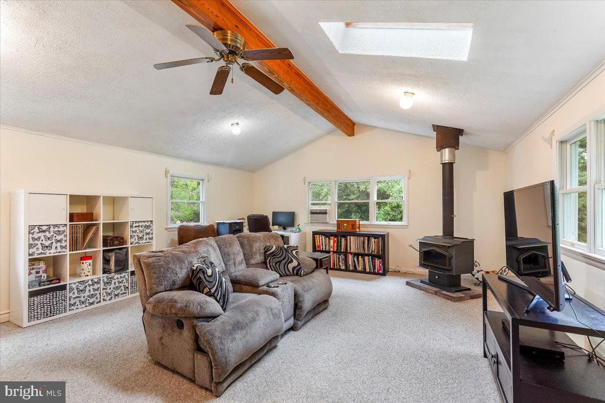 942 Cossart Road photo 22