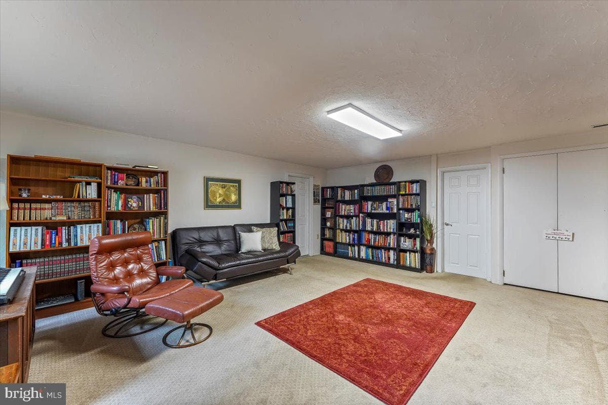 942 Cossart Road photo 27