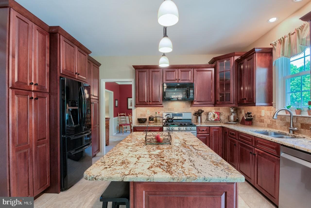 6 Edward Drive photo 17