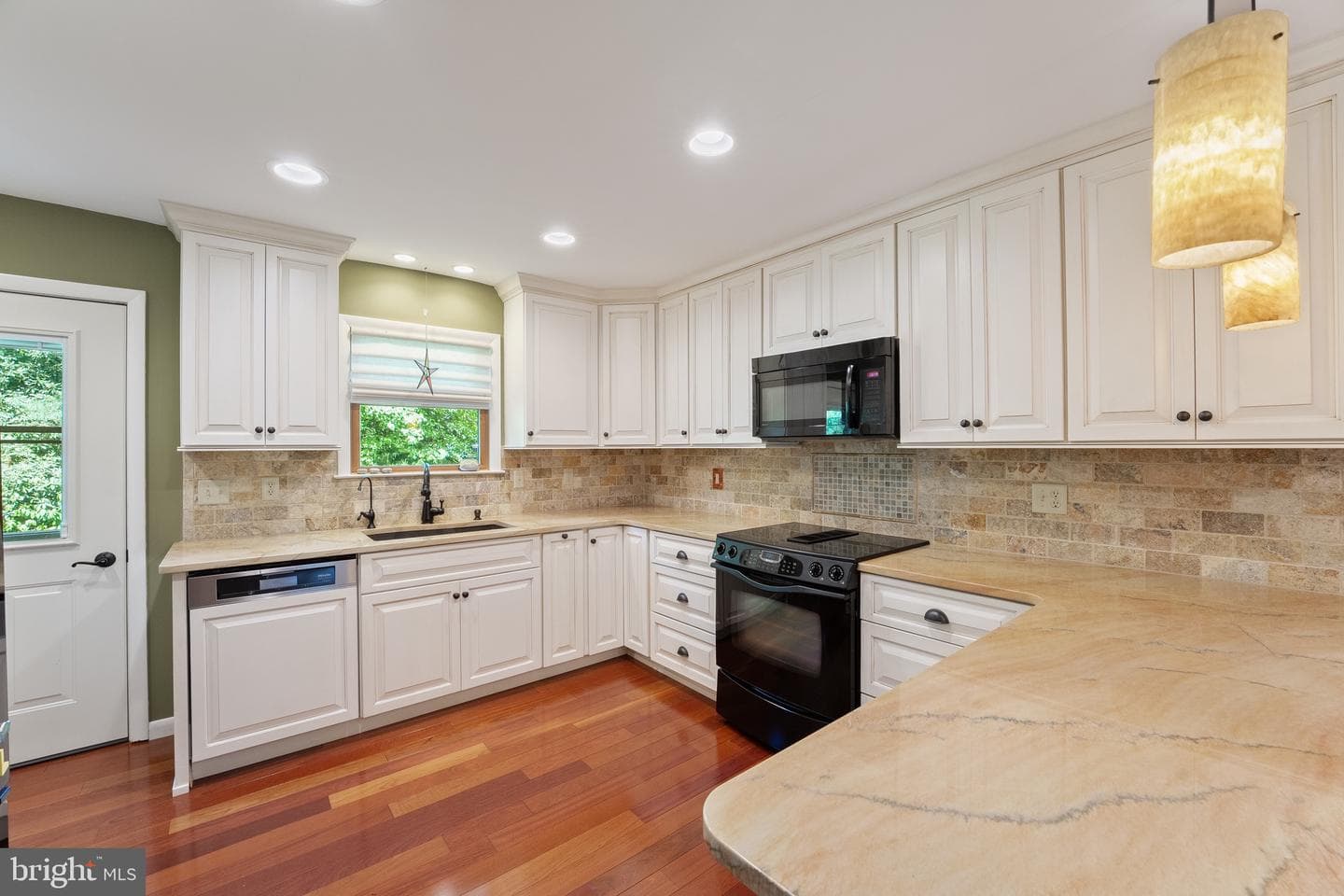 7 Nova Lane photo 9
