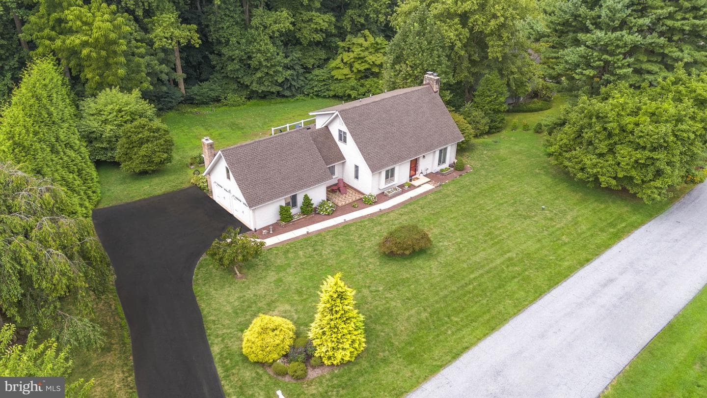 120 Eden Road photo 1